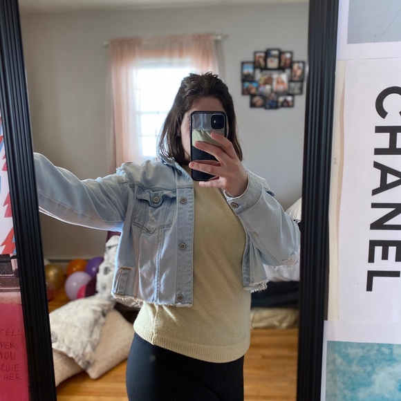 Cream Collared Sweater - Picture 2 of 6